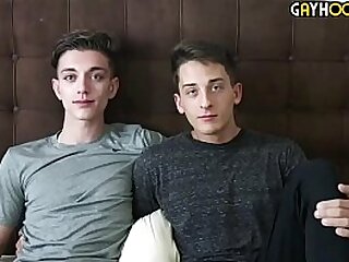 Two hot twinks make love
