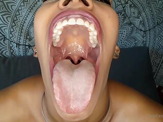 Big Mouth Ebony - ThisVid.com