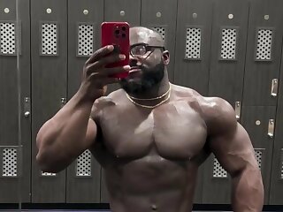 Muscle // Bodybuilder M.E. (1/2) - ThisVid.com