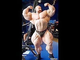 HUGE DUDE POSING