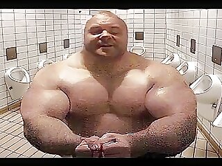 Massive Muscleman Massix…