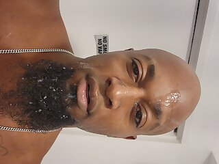 I fucking love getring huge facials. I want more. To see ropes of thick nut hit my face just turns me on so much.