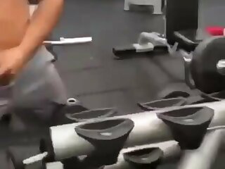 Stud shoots a big load in the gym