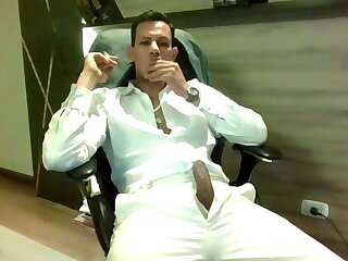 Sexy arab is flashing is dick on cam