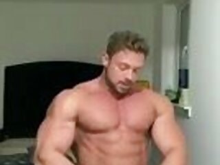 Hot muscled guy jerking off.