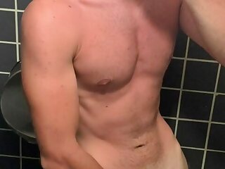 508 Italian muscle hunk Federico fede_21 onlyfans wank off porn