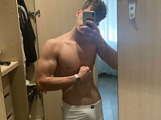 352 Italian muscle hunk Federico fede_21 onlyfans wank off porn