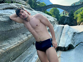 238 Italian muscle hunk Federico fede_21 onlyfans wank off porn