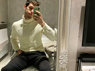 225 Italian muscle hunk Federico fede_21 onlyfans wank off porn