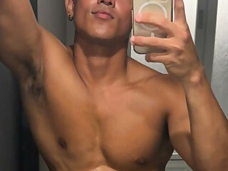 130 Asian twunk Luke Calip goldentwunk671 onlyfans porn