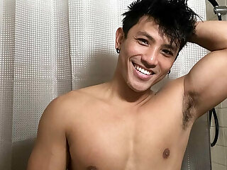 38 Asian twunk Luke Calip goldentwunk671 onlyfans porn