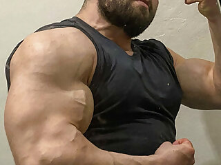 220 Massive bodybuilder Pavel Červinka zeecko onlyfans porn