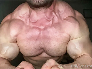 200 Massive bodybuilder Pavel Červinka zeecko onlyfans porn