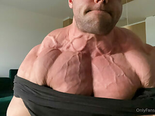 190 Massive bodybuilder Pavel Červinka zeecko onlyfans porn