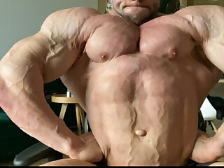 189 Massive bodybuilder Pavel Červinka zeecko onlyfans porn