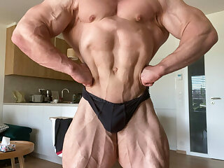 116 Massive bodybuilder Pavel Červinka zeecko onlyfans porn