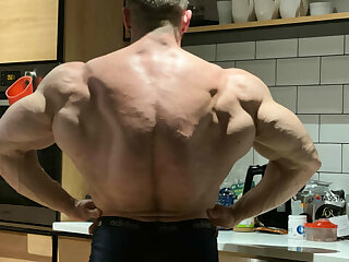 112 Massive bodybuilder Pavel Červinka zeecko onlyfans porn