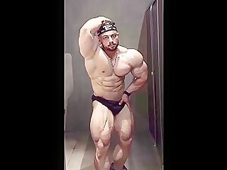 BACKSTAGE POSING