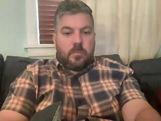 Str8 Daddy jerks off one out while he's horny