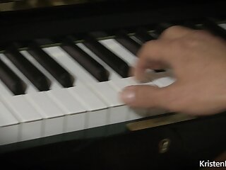 The Pianist: Dani Robles & Ely Chaim