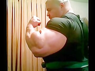 Massive Biceps in tight T-Shirt (2015)