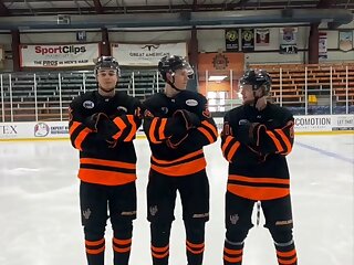 Watch these Hockey Players having a great time. Tiktok @el.paso.rhinos