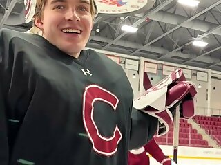 Having some fun with the hockey team asking them some questions. Tiktok @colgatemih