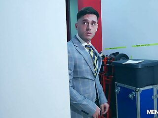 A Helping Hand (Cristian Sam, Manuel Reyes)